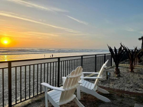 Single or Double Beach Studio Oceanfront Pool & Tiki
